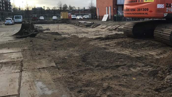 De lucht in. Kleine Houtstraat komt op hoogte.