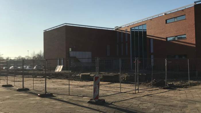 De lucht in. Kleine Houtstraat komt op hoogte.
